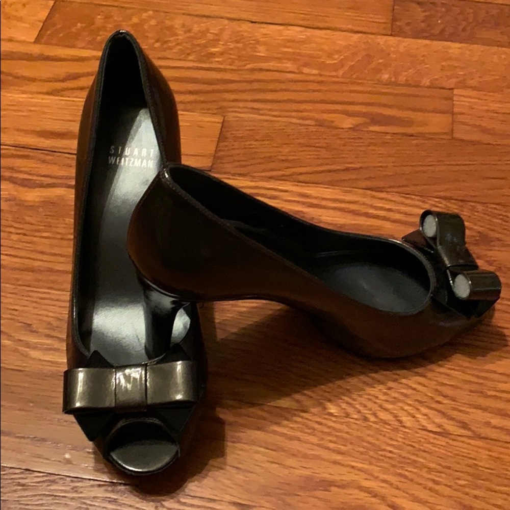 NWOT Stuart Weitzman heels. Size 6